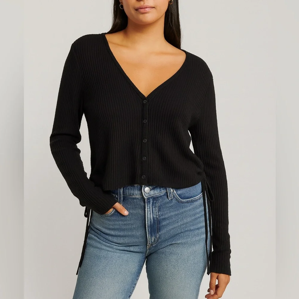 Hollister Woman’s XL Black Ribbed Baby Tee Long Sleeve Boxy Fit Top
